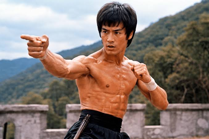 Bruce lee : l'homme qui a déclenché la révolution mondiale des arts martiaux