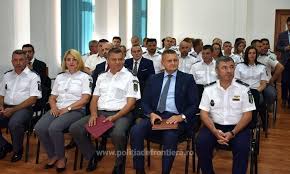 Poliția de frontieră a organizat un flashmob muzical, dedicat zilei profesionale (video). Ziua PoliÅ£iei De FrontierÄ Tv Arad