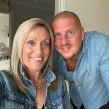 Andrew Modest (@AndrewModest2)