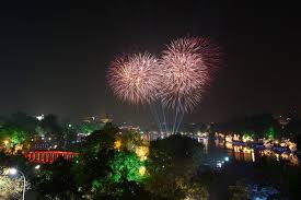 Pháo hoa được bắn từ cầu cảng thành phố sydney khi đồng hồ điểm 0h ngày 1/1/2021 tại australia. Bahz Biaekdv7m