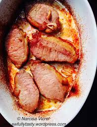 Modul de preparare nu este însă potrivit pentru cotletul de porc care este o carne ceva mai slabă și are alt mod de preparare! Cotlet De Porc La Cuptor Cu Salvie Èi Usturoi Awfully Tasty