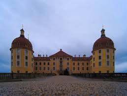 „drei haselnüsse für aschenbrödel der landesbühnen sachsen auf der nordterrasse. Drei Haselnusse Fur Aschenbrodel Ausstellung Schloss Moritzburg Mit Kind Im Rucksack