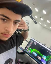 Dylan Castillo's Instagram, Twitter & Facebook