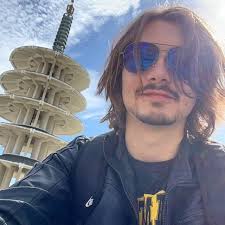 아스트로 봇이 GOTY를 우승하고 스파이더맨과 마일즈를 추가하는 업데이트를 발표했습니다... GGs.