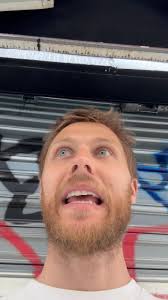 On se fait un petit point vidéo fin de prestation, merci., ., ., ., ., .,  ., ., ., ., ., ., ., ., ., ., ., ., #drôle #humour #coiffure #hair #haircut  #paris