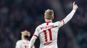 Werner began his senior club career in 2013 playing for vfb stuttgart, becoming the club's youngest debutant and youngest ever goalscorer. Bundesliga Timo Werner Hitting New Heights Under Julian Nagelsmann At Rb Leipzig
