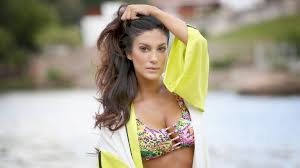 En 2012 retornó a la televisión en uruguay siendo el notero del programa de farándula emitido por monte carlo, algo contigo y el late night transmitido por el mismo canal, llamado sé lo que viste. Silvina Escudero Apuesta A La Convivencia Con Su Novio Me Quiero Casar Y Tener Hijos Infobae