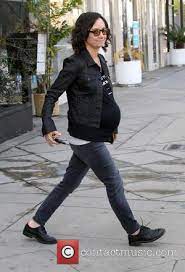 September 10, 2014 by maria mercedes lara. Sara Gilbert Pregnant Contactmusic Com