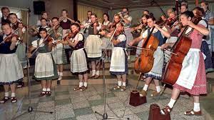 Schäfer was a fugitive, accused of child molestation in west germany.the organization he led in chile was described, alternatively, as a cult or as a group of harmless eccentrics. Chile Colonia Dignidad Chile Sudamerika Kultur Planet Wissen