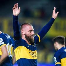 Former roma captain daniele de rossi snuck into the stands to watch the weekend's. Goal India Daniele De Rossi On Debut For Boca Juniors Facebook