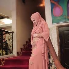 Pengurus kepada penyanyi terkenal datuk seri siti nurhaliza iaitu rozi abdul razak sudah bercerai. Megah Bak Istana Sultan Inilah Foto Eksklusif Dalam Rumah Dato Siti Nurhaliza Datuk Khalid Tinggal Soya Lemon