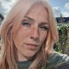 Hi everyone! I'm very new to transmogging, and I have a question. When I go  into the sets