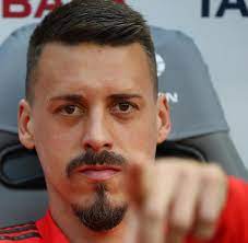 1.94 m (6 ft 4 in) playing position(s): Sandro Wagner Welt