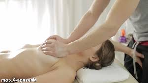 Masazh shthurjeje për një vajzë të lezetshme