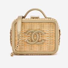 With coins as small as 1/25th of an ounce small gold coins are easily purchased and transported, and can be stored in a home safe, a bank safe. Chanel Vanity Kleine Tasche Stroh Kalbsleder Beige Gold Saclab