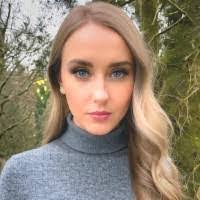 Traci Morales's Instagram, Twitter & Facebook