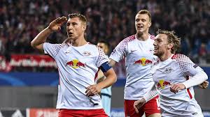 Amíg gulácsi péter csütörtök este az rb leipzig kapujában remekelt, addig családja otthon szurkolt neki. Willi Orban Ekezetet Kert A Nevere Zoom Hu