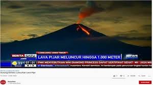 Warga lumajang yang berada di sekitar lereng gunung mendengar suara letusan dan gemuruh serta petir saat gunung semeru mengeluarkan guguran awan panas. Gunung Semeru Erupsi Meletus 49 Kali Semburkan Lava Pijar Sebanyak 14 Kali Tribun Wow