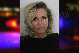 Kami Payne's Instagram, Twitter & Facebook