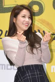 The members are solar, moonbyul, wheein, hwasa. The Mamamoo Members Envy Of Solar For Appearing In A Drama As The First Love Of Yoo Seungho