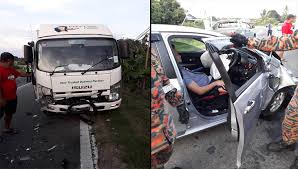 Kemalangan jalan raya | abang bomba keluarkan mangsa tersepit kemalangan melibatkan sebuah lori dan 3 buah kereta akibat. Dua Pemandu Cedera Dalam Kemalangan Di Jalan Papar Kk Sabah Post