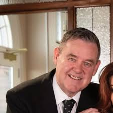 Coronation Street star Tony Maudsley issues warning to fans over 'imposter' 