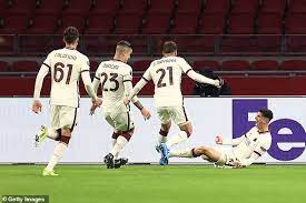 Dakikada sahneye çıkan roma'nın bosnalı golcü edin dzeko. Ajax 1 2 Roma Ibanez Grabs Stunning Late Winner For Serie A Side In Europa League Quarter Finals Daily Mail Online
