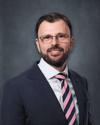 Eye Doctors, Optometrists, and Ophthalmologists