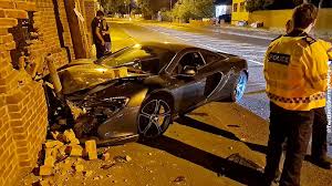 The japanese native is already a pro skater, and youtube videos of her shredding hard have amassed hundreds of thousands of views. Mclaren 650s Crash Diesen Unfall Fand Sogar Die Polizei Peinlich Autobild De