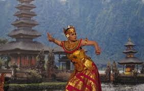 Tari kreasi daerah bentuk tari tunggal kelas 6. Kliping Tari Tunggal Part 2