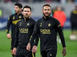 🗣️ Cerca de un récord, Messi 'pide' a Neymar en el Mundial y habla de CR7