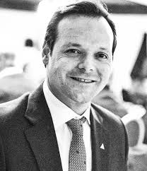 A grande obra (que) altera a cidade