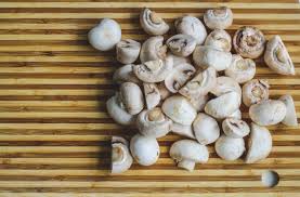 Perfect to feed a large crowd, and so irresistible! Easy Marinated Mushrooms Savoring Italy