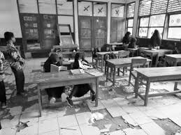27 koleksi gambar kartun animasi guru paling bagus 2019. Pak Mendikbud Ibu Bupati Sekolah Ini Rusak Parah Guru Pun Jarang Ngajar Kbeonline Id
