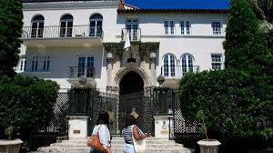 Wer ein versace parfum online sucht, wirft am besten einen blick in unseren versace onlineshop. Versace Villa Im Angebot Weser Kurier