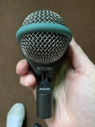 Diaphragms deliver precise frequency delivery with this device. D112 Mkii Akg D112 Mkii Audiofanzine