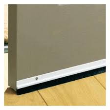 Très souple, se pose facilement. Installer Un Bas De Porte Pratique Fr