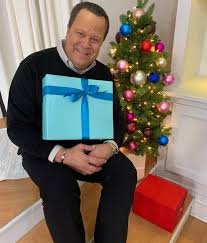 The latest tweets from countdown christmas (@tvchristmas). David Venable Qvc Hey There Foodies Http Qvc Co Countdowntochristmasfb Join Me Tonight From 8pm 10pm Et For A Special David S Countdown To Christmas Followed By The Joy Of Christmas Sale From 10pm 12am Et