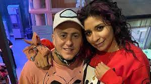 Rocio quiroz compartió postales que publicaron sus amigos y familiares tras la unión civil. 7oruch29nr2q9m