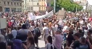 ‬the (green pass) will apply to cultural and sporting events, gyms, restaurants and dining halls, conferences, tourist attractions and houses of worship, bennett's office said in a statement after a. Francia Proteste E Manifestazioni Contro Macron Per Il Green Pass Milano Citta Stato
