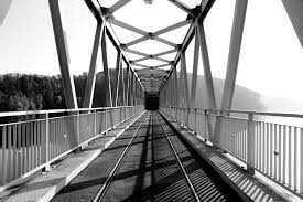 Gratis jembatan, men download, hitam dan putih, gambar, arch jembatan, web, konten gratis. Jembatan Hitam Dan Putih Berjalan Foto Gratis Di Pixabay