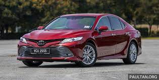 Celestial silver metallic/midnight black metallic roof and rear spoiler. Toyota Camry Price Increased By 7k Now Rm196 888 Paultan Org