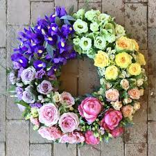 Show you're thinking of them and offer condolences with a thoughtful arrangement of beautiful flowers. Funeral And Sympathy Flowers In Andover Hampshire The Petal Boutique Florists 01264 771382