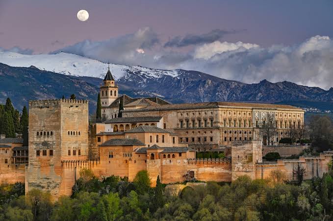Saksikan Alhambra Spanyol yang legendaris seperti yang belum pernah dilihat  orang lain sebelumnya | National Geographic