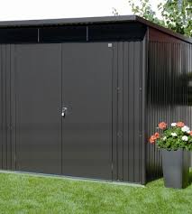 Techniquement, un toit monopente est plus simple à concevoir et à réaliser qu'un toit double pente, ce qui convient tout à fait pour un petit abri de jardin en tôle. Abri De Jardin Conseils Et Entretien Truffaut
