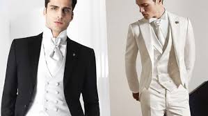 Se vi affascinano le icone del passato molto più delle influencer del presente, il miglior vestito da sposa per voi è quello che sa essere discreto e allo stesso tempo farsi notare. Gli Abiti Da Sposo Piu Belli Del 2018 Da Armani A Pignatelli