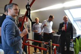 Pin Von H P Cosmos Auf H P Cosmos Eroffnet Ein Neues Buro In Munchen Sport Munchen Unterhaching