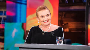 Her birthday, what she did before fame, her family life, fun trivia facts, popularity rankings, and more. Eva Holubova V Silvestrovskych 7 Padech Honzy Dedka Proc Nechtela P At V Peliskach Aplausin Cz