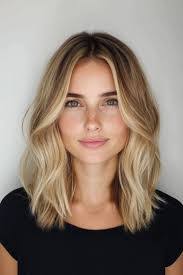 Melissa Pierson's Instagram, Twitter & Facebook