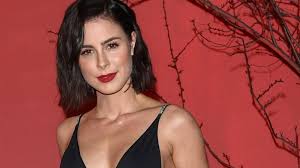 Satellite, better, regenbogen, thank you, don't lie to me, skinny bitch, life was a beach. Lena Meyer Landrut Will Sie Uns Mit Bild Von Sussem Babyvogel Etwas Sagen